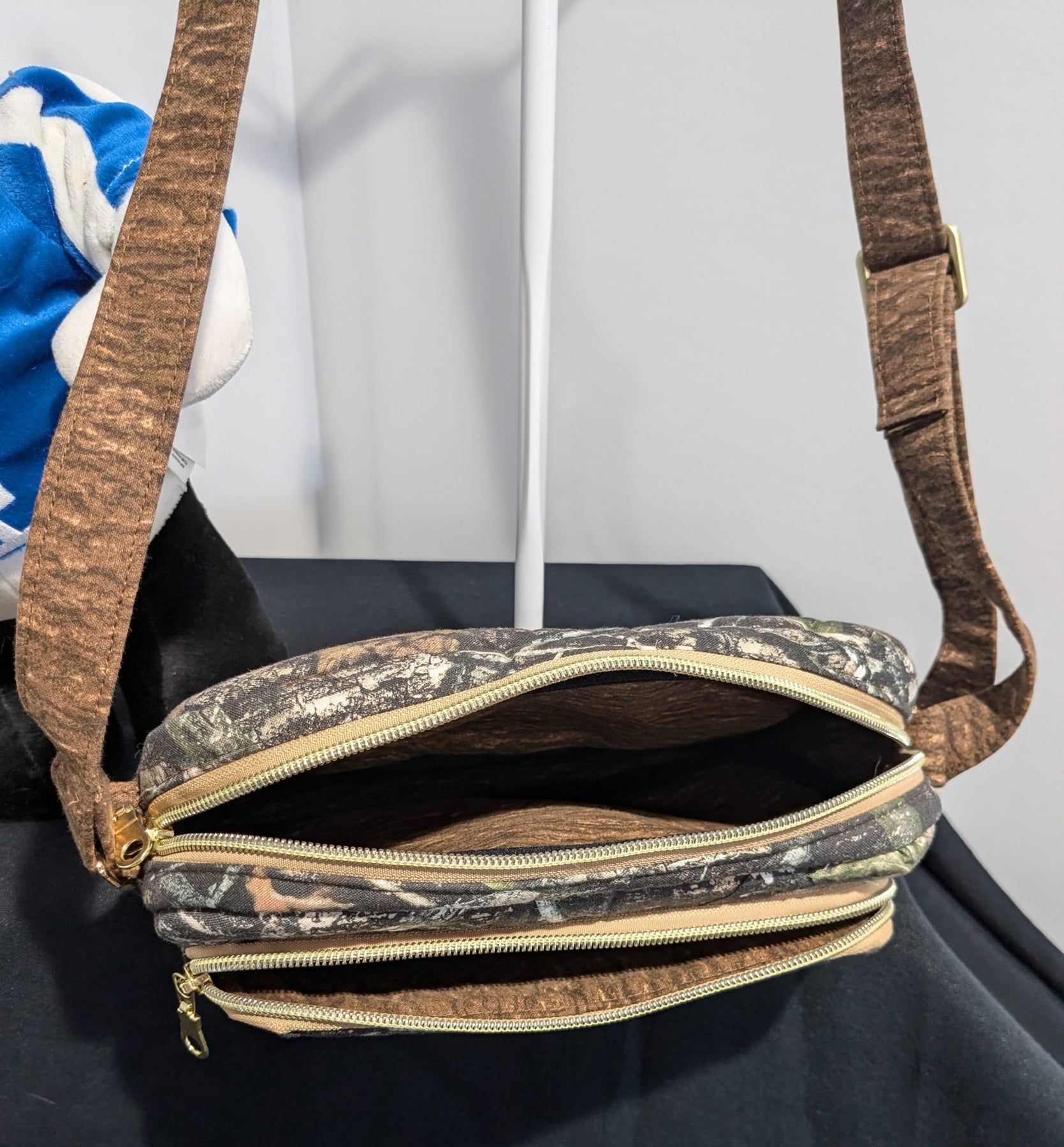 Brown Camo Allium Crossbody Bag - Image 9